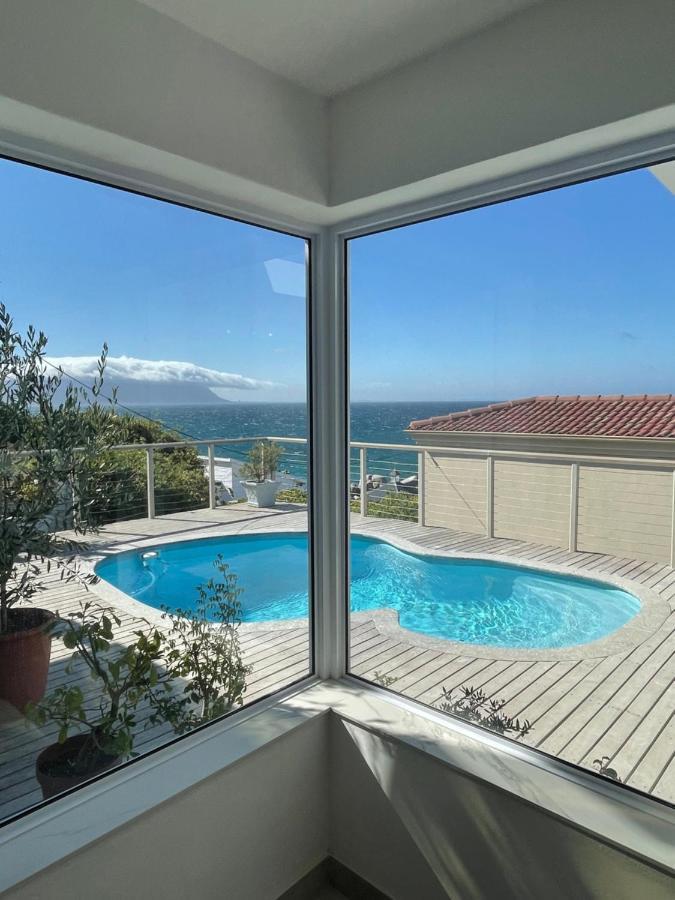 Whale Rock Apartment