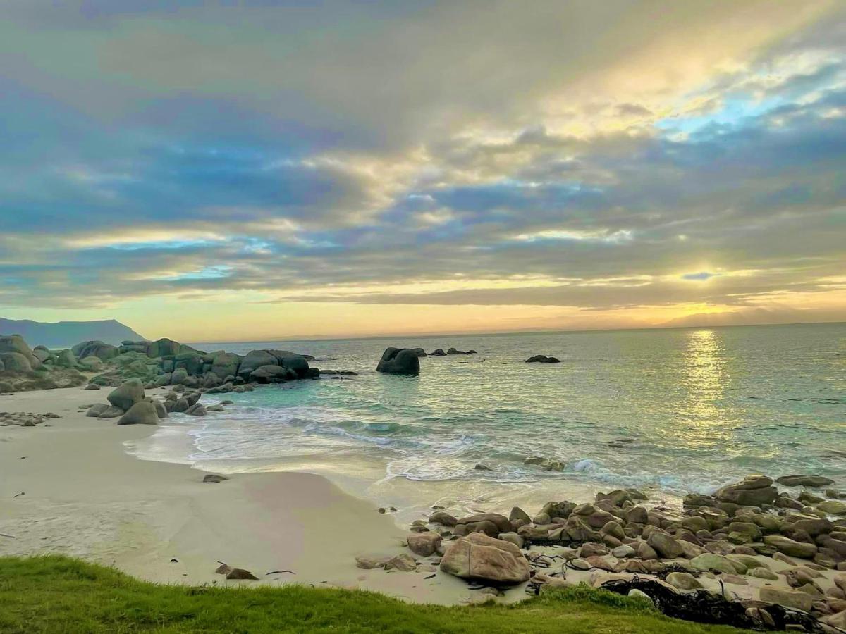 Apartment Whale Rock Cape Town